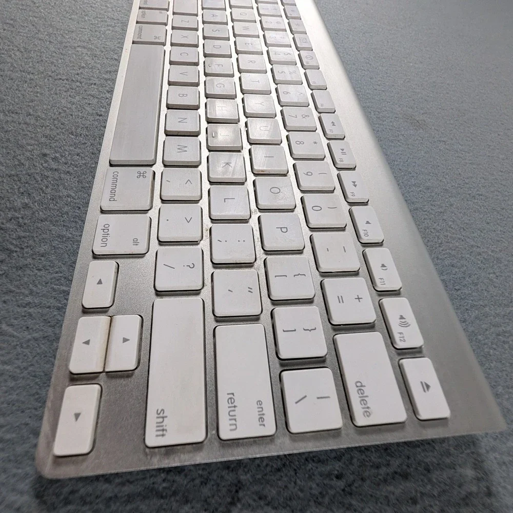 Apple‎ Wireless Keyboard A1255 Silver Bluetooth for Mac iPad iPhone OS